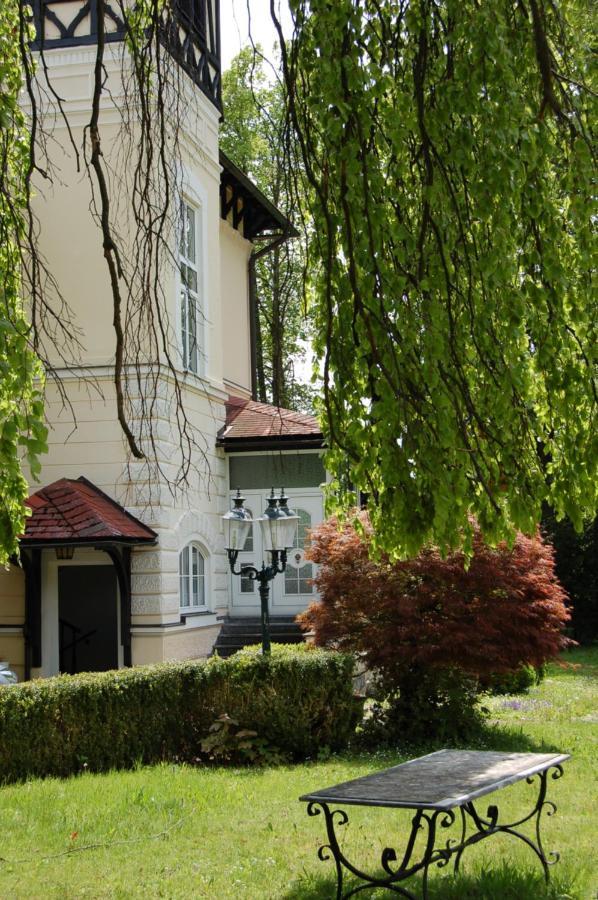 Glögglhof Bed and Breakfast Trofaiach Exteriör bild